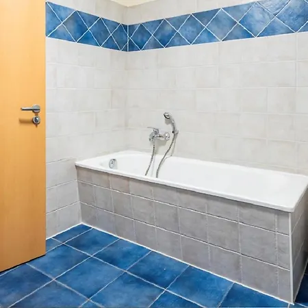 F-1108 Haeuser Prosnitz Haus02 Terrasse, Gartennutzung 度假居 *