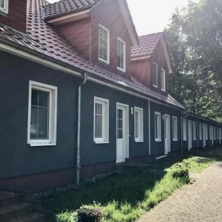 F-1108 Haeuser Prosnitz Haus02 Terrasse, Gartennutzung